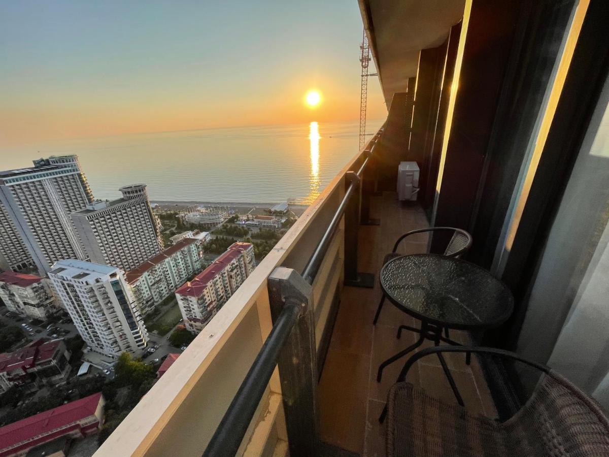 Orbi City Suite Батуми Экстерьер фото