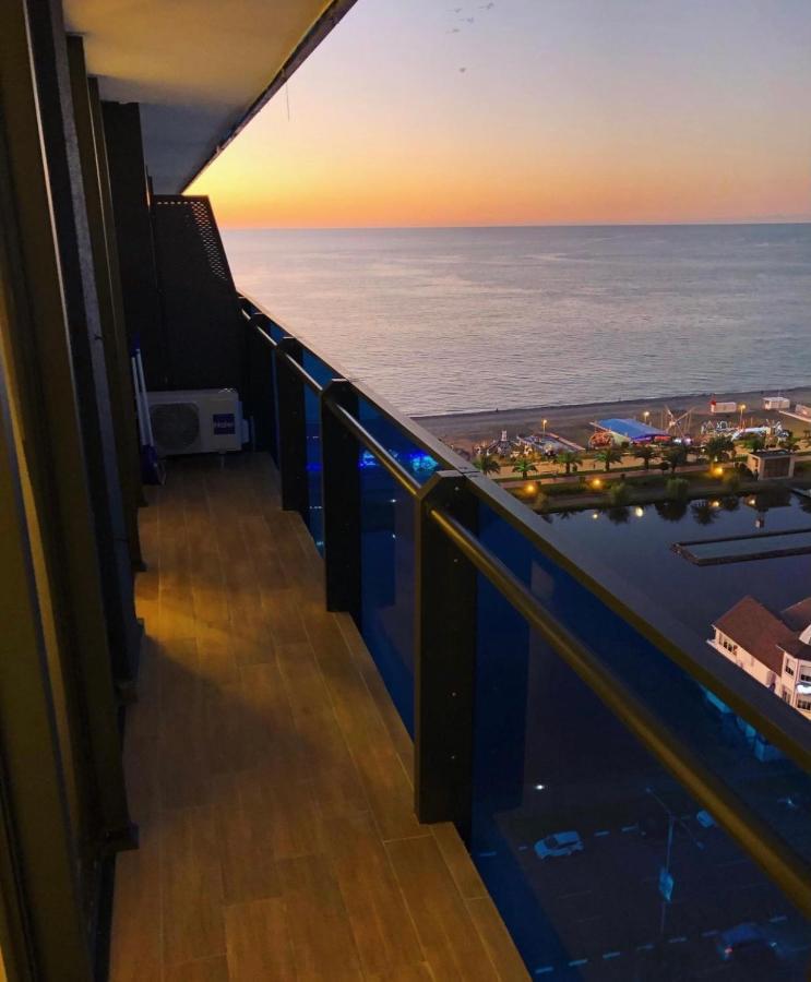 Orbi City Suite Батуми Экстерьер фото