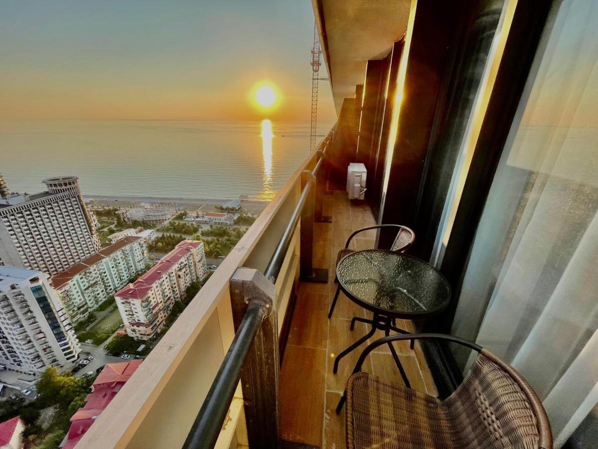 Orbi City Suite Батуми Экстерьер фото