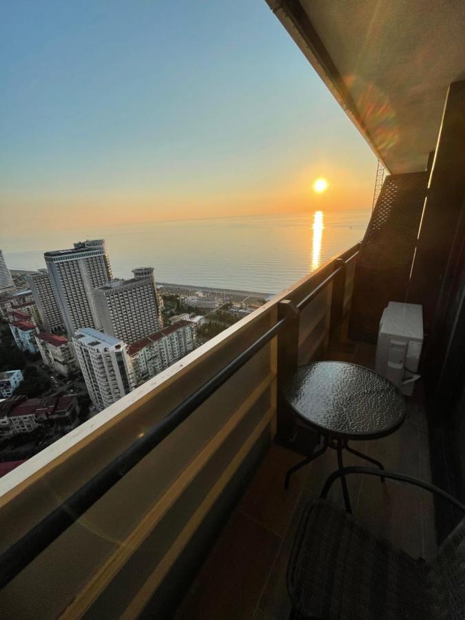 Orbi City Suite Батуми Экстерьер фото